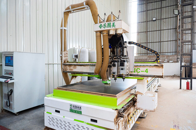 Panel Cutting Machine